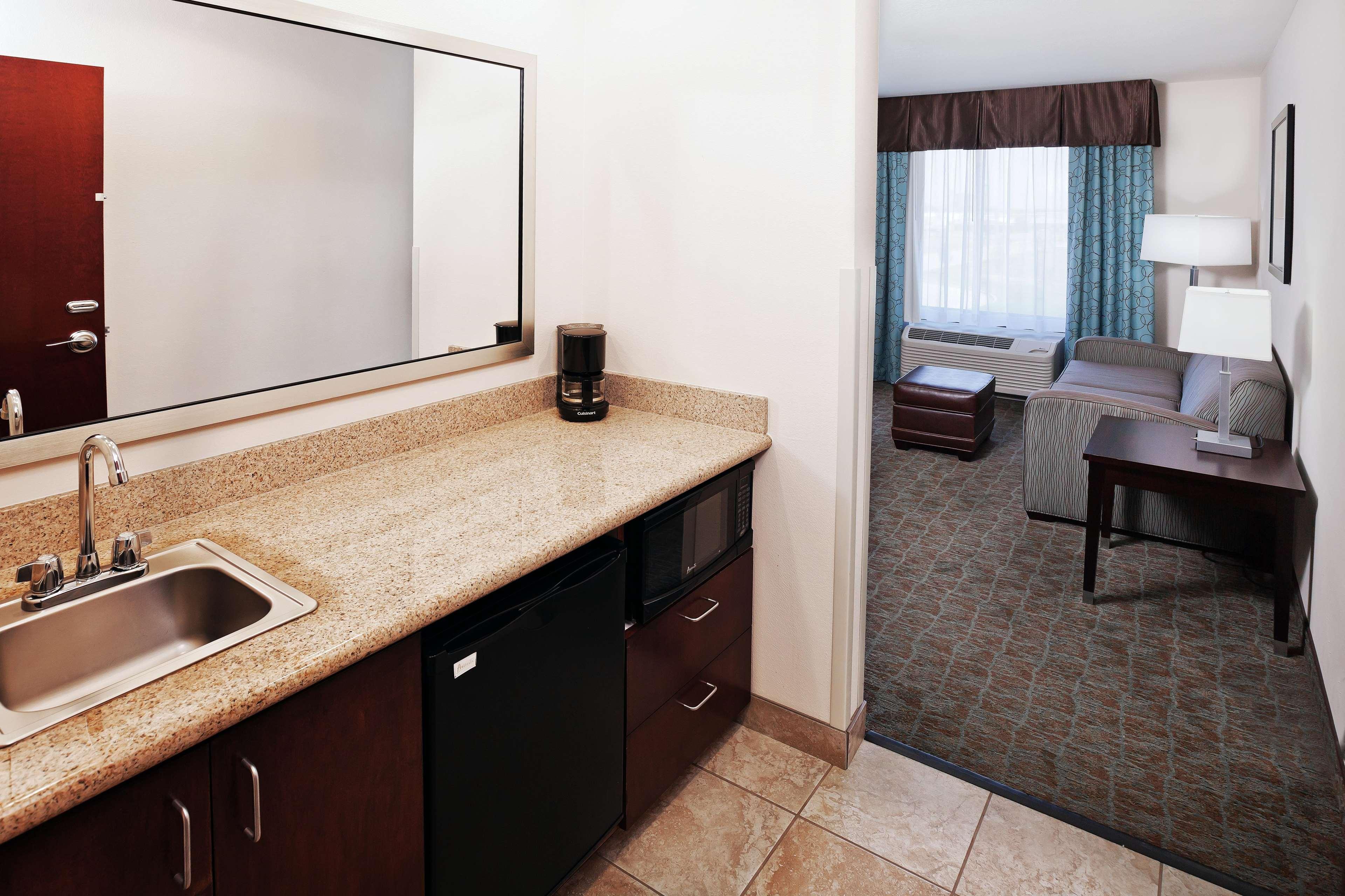 Hampton Inn & Suites Liberal Exterior photo