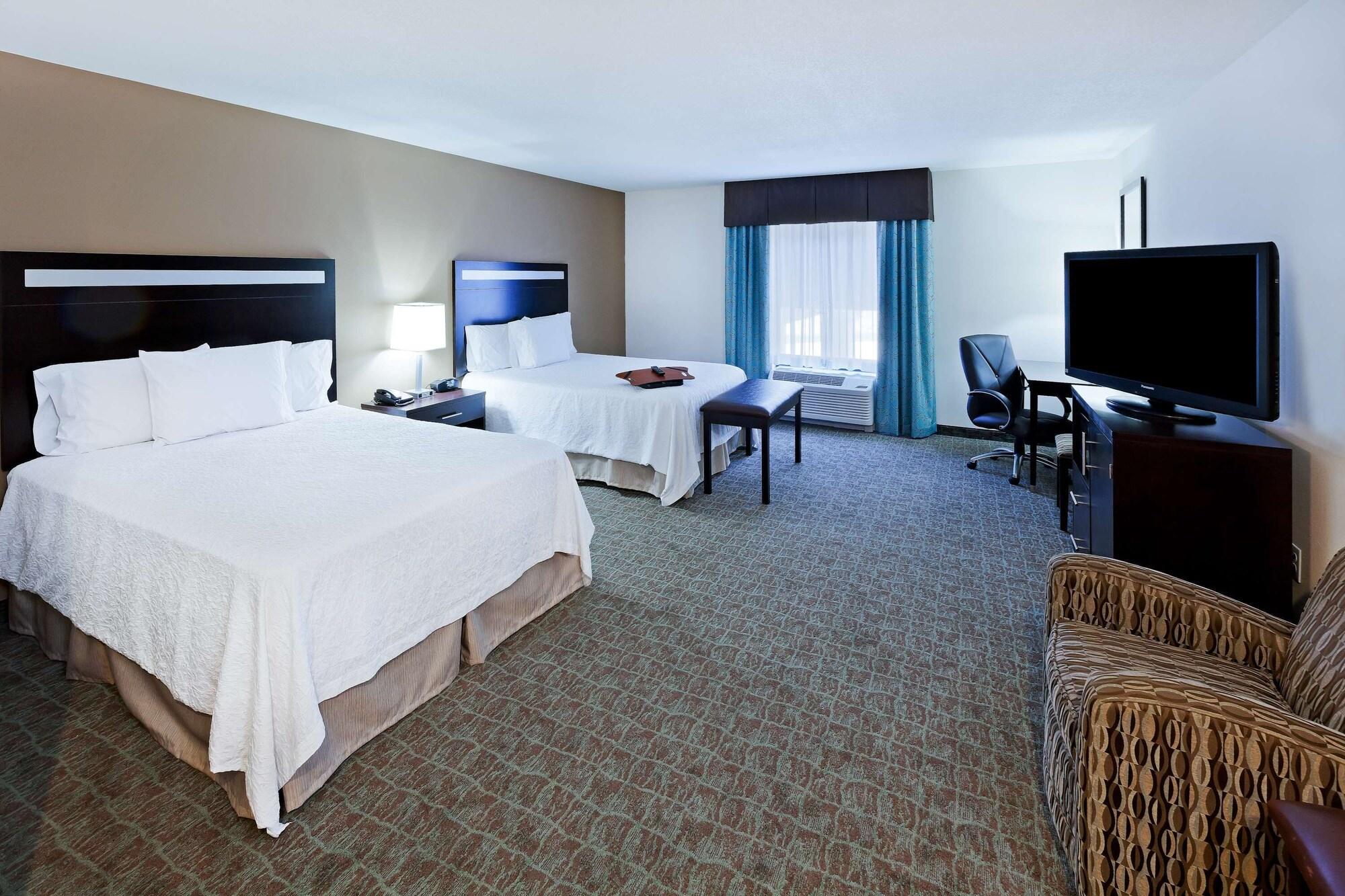 Hampton Inn & Suites Liberal Exterior photo